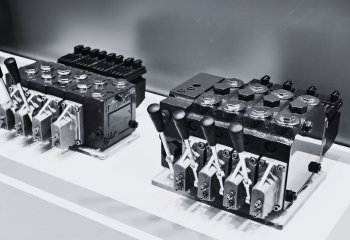 The Function of Directional Control Valves in the Hydraulics Industry